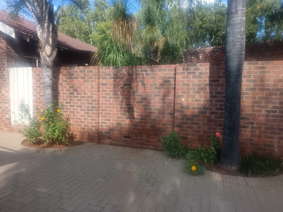 3 Bedroom Property for Sale in Rhodesdene Northern Cape